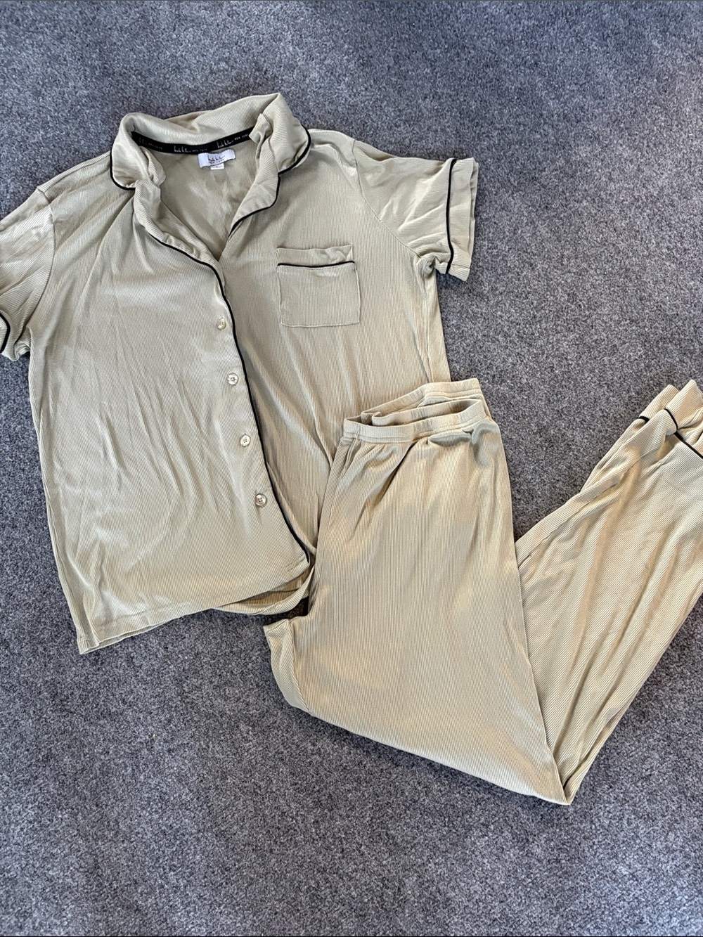 Women's Nicole Miller Pajama Set - Casual Loungewear - Button up Top - Size L